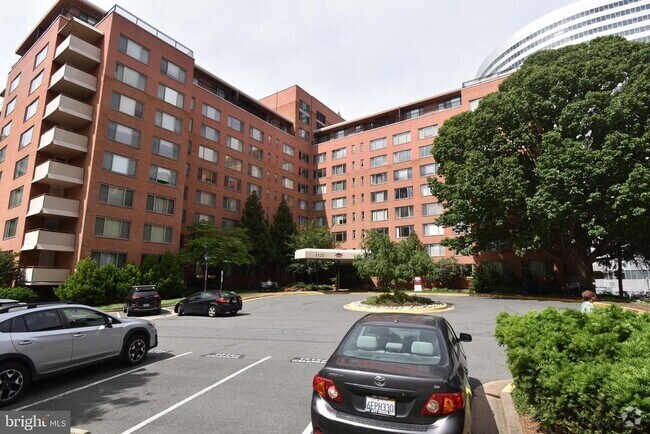 Building Photo - 1121 Arlington Blvd Unit 739 Rental