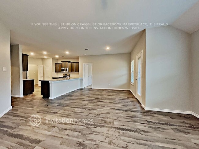 Photo - 717 Jamestown Ln