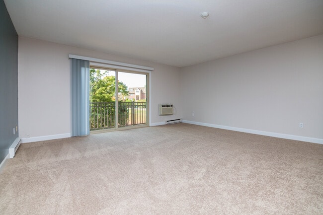 Photo - Folly Hill Meadows