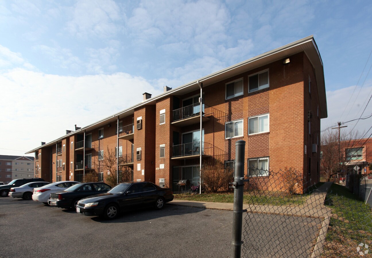 Primary Photo - Bass Place Apartment Homes