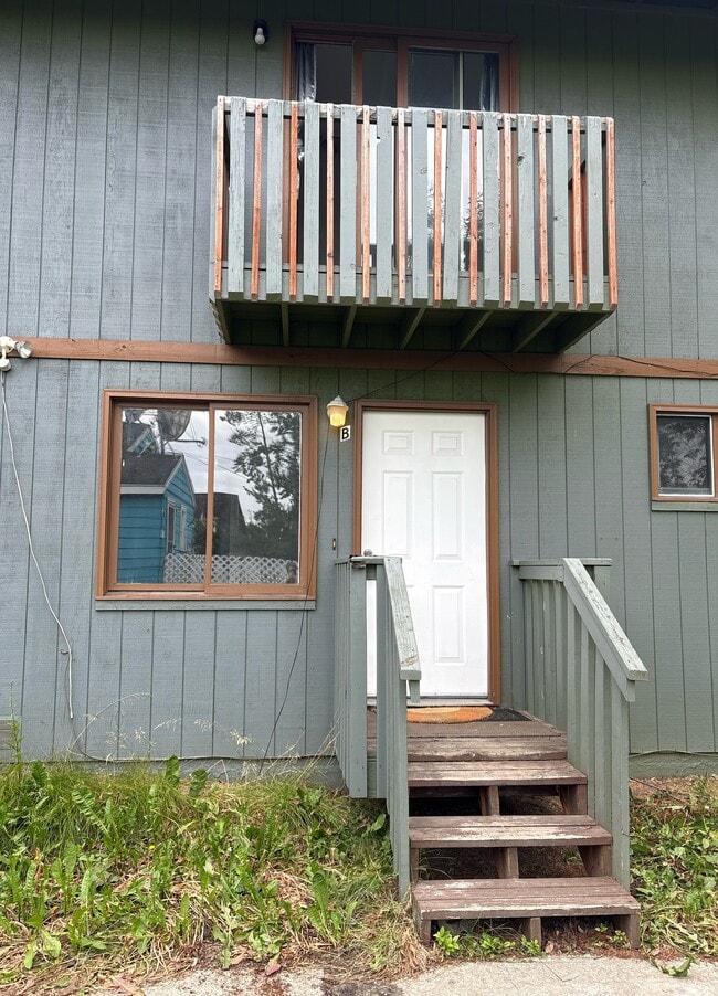 Photo - 733 Irwin St Unidad B Rental