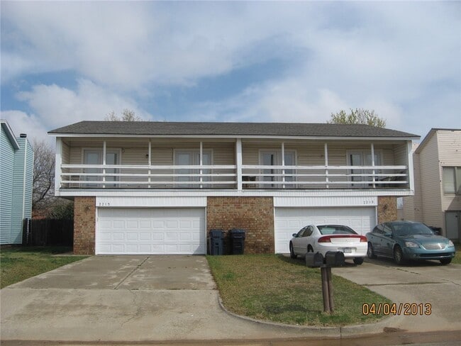 Photo - 1825 Sq Ft- 3 Bed/2Bath Duplex- All Appliances Included