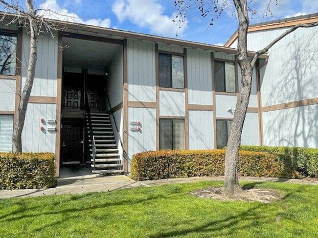 Photo - Cozy 2 Bedroom Ground Level Condo In The Highly Desirable New Park Village Community in Newark