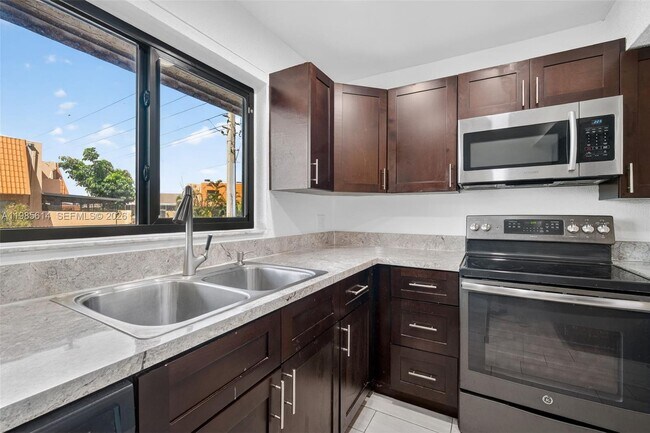 Photo - 1451 NW 92nd Ave