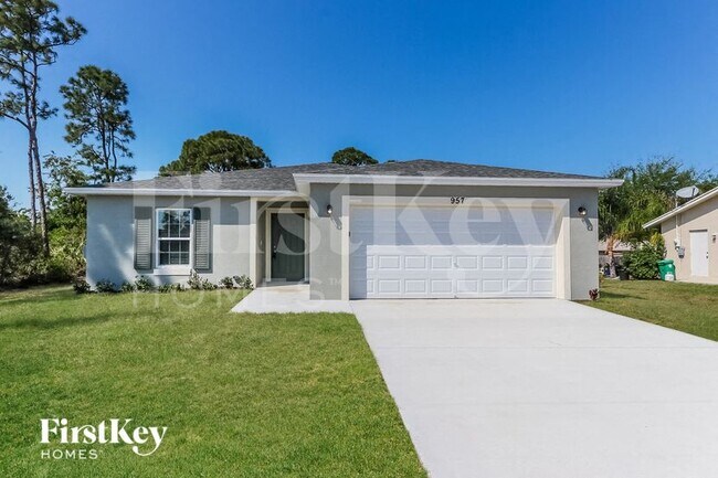 Building Photo - 957 SE Caravan Ave