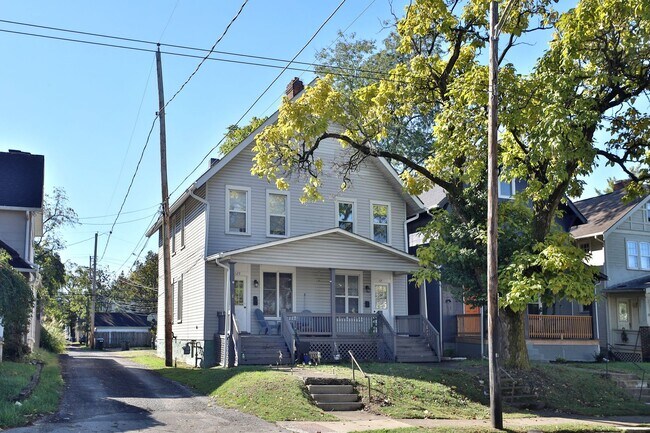 Building Photo - 127-129-129 E Hudson St Unit 127