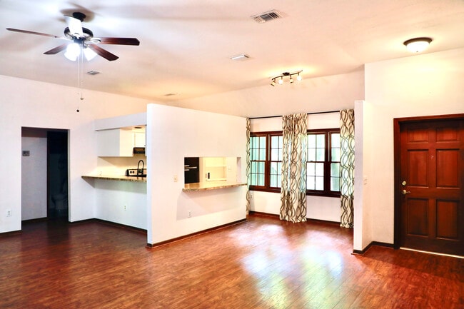 Building Photo - Founders Hill Haile Plantation