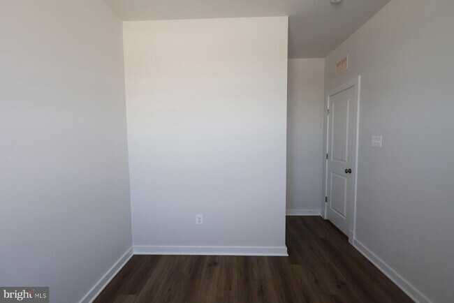 Photo - 5014 Henry King Wy