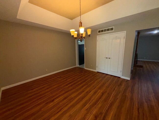 Photo - 1 Nicolet Dr
