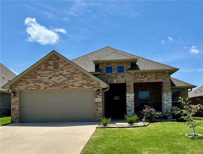 920 Sundance Ln