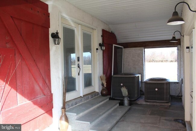 Building Photo - 1152 S Valley Forge Rd