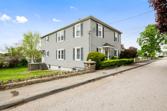 Building Photo - 5 Goulart Ave Rental