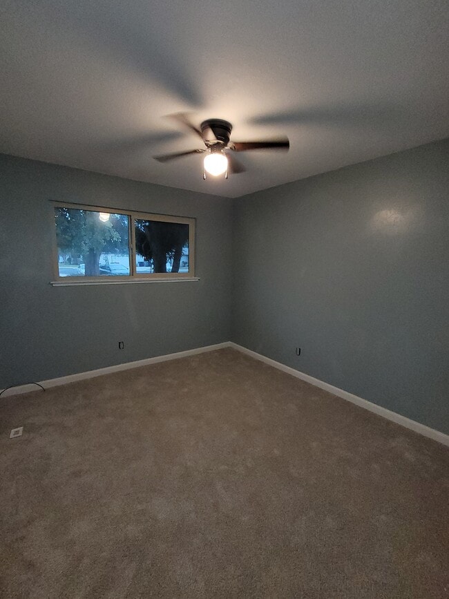 Photo - 1605 Scott Pl