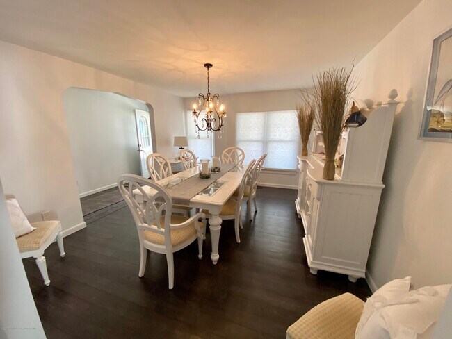 Photo - 402 A St Unidad Downstairs