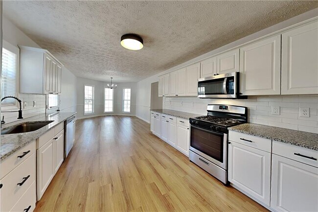 Photo - 778 Summer Dr NW