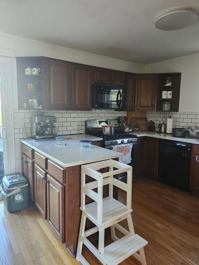 Photo - 3486 Burbank Dr