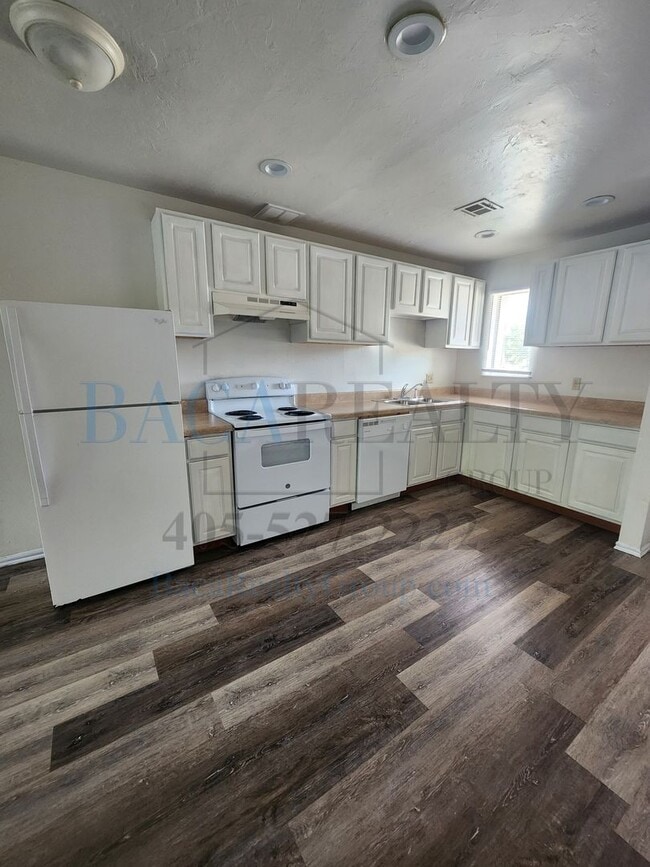 Photo - Spacious 2 bedroom 1 bath in Norman!