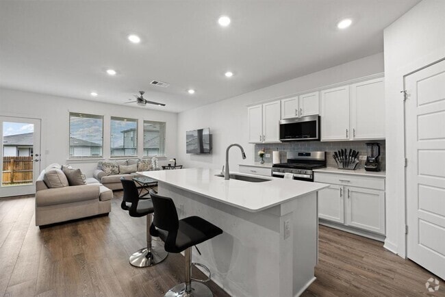 Building Photo - 13725 Lubeck Dr Rental