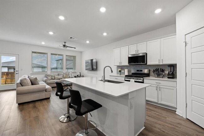 Building Photo - 13725 Lubeck Dr Rental