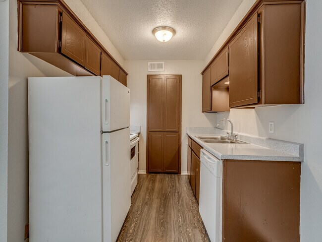 Sandhills - Kitchen