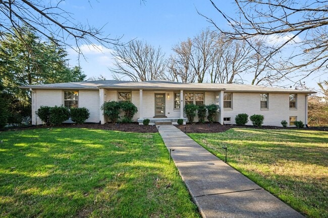 Photo - Green Hills Charm