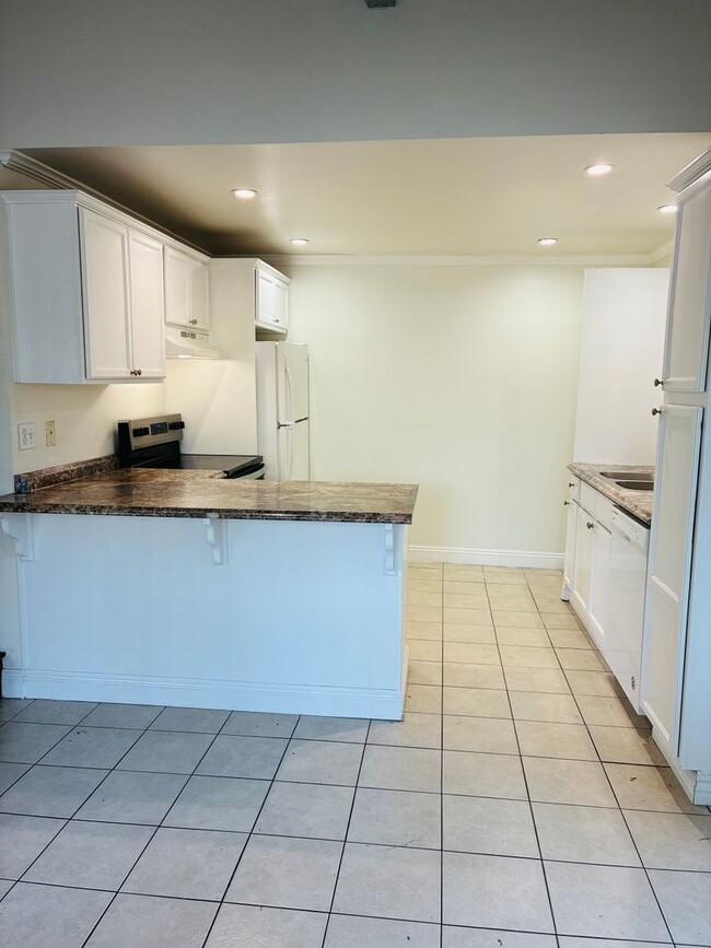 Photo - BEAUTIFUL 3 BEDROOM/ 2 BATH- ONE TIME RENTAL Unit 1195-1