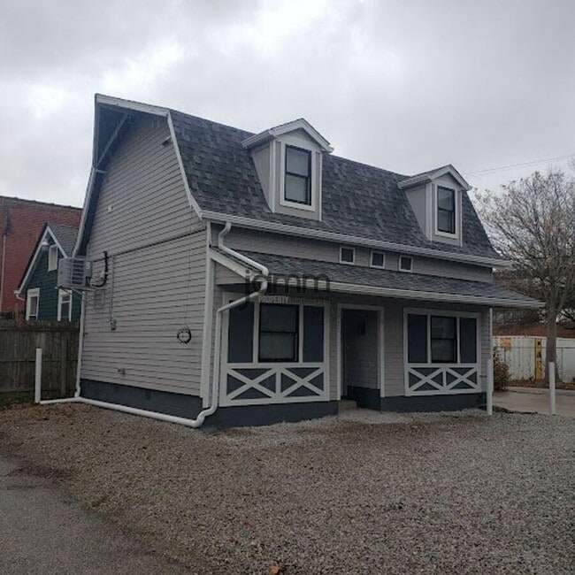 Photo - 1966 Randall Rd Unit #5