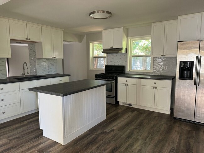 Photo - 1714 Rowland Ave