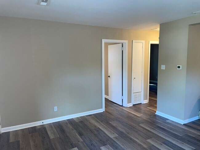 Photo - Newly Renovated 2 Bedroom Home in Washingt...