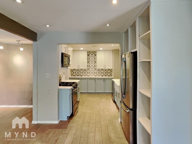 Photo - 3120 Skyland Dr NE