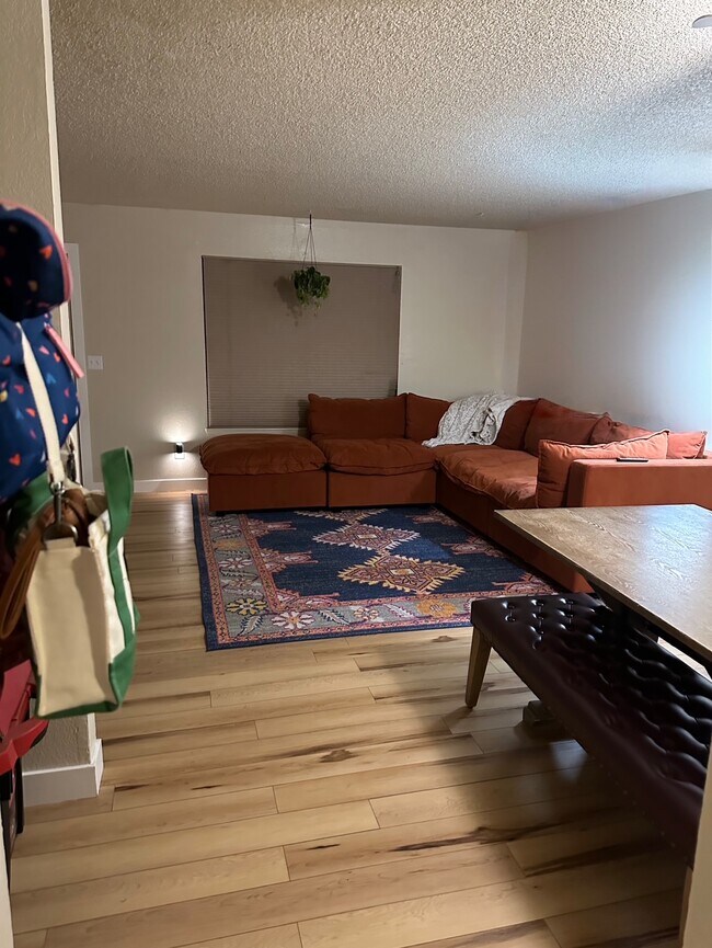 Photo - 631 Highline Dr