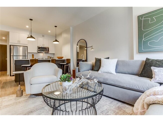 Building Photo - 270 Hennepin Ave Unit 1118 Rental