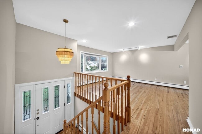 Photo - 15 Castle Ct