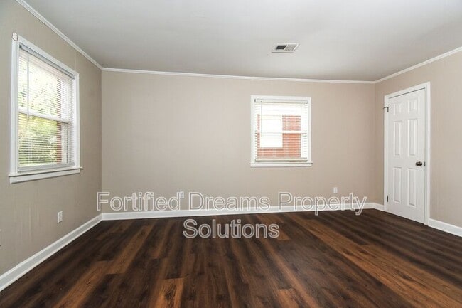 Photo - 415 Hobson St