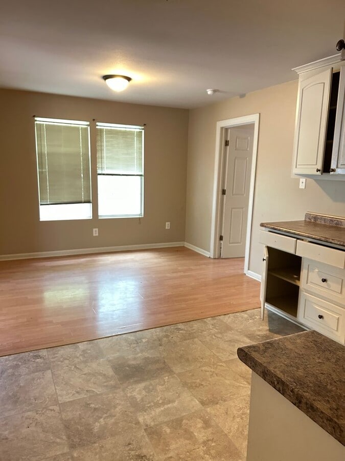 Photo - 2834 Essex St