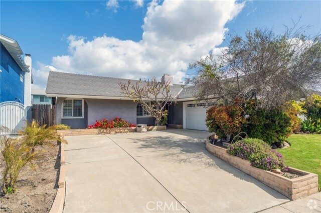 Building Photo - 7041 Heil Ave Rental