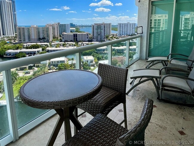 Building Photo - 16500 Collins Ave Unit 2052