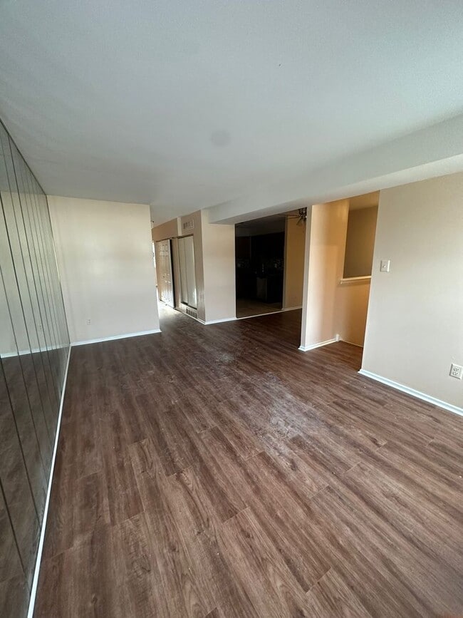 2830 Saxton Rd Unidad 2830 Saxton Road Unit B