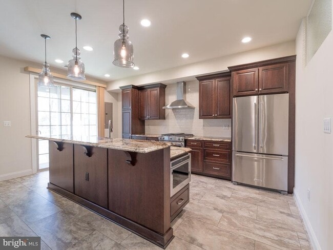 Photo - 22595 Windsor Locks Square