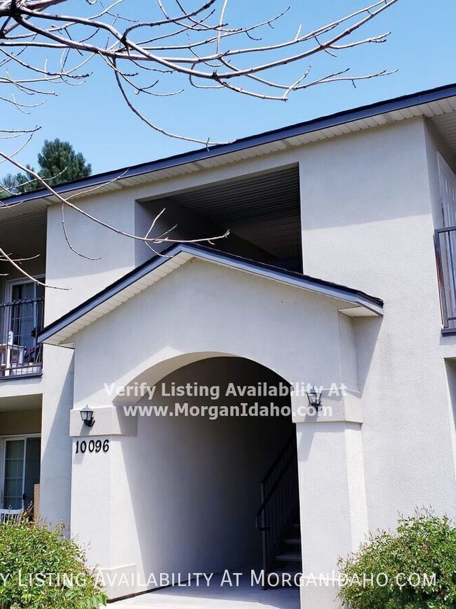 Photo - 10096 W Garverdale Ln Unit 202