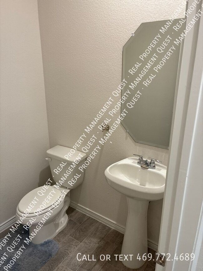Photo - 8164 Trudy Ln