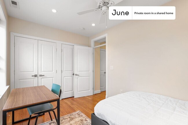 Room in Shared 3 bed/3 bath home in Capitol Hill