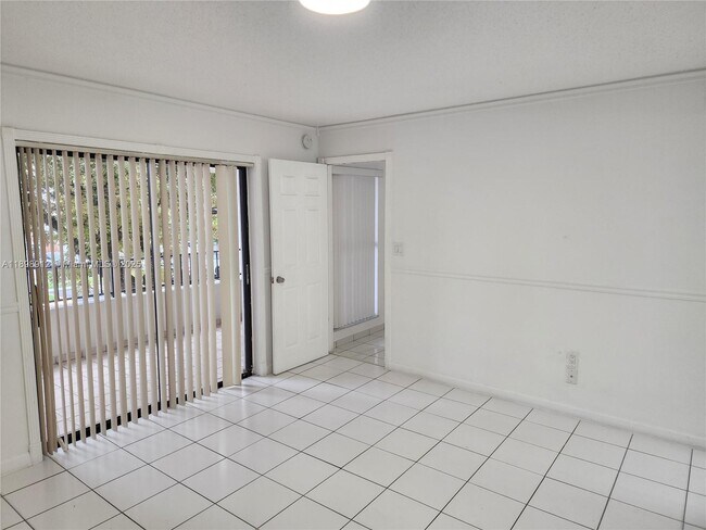 Photo - 10879 NW 7th St Unidad 21-34