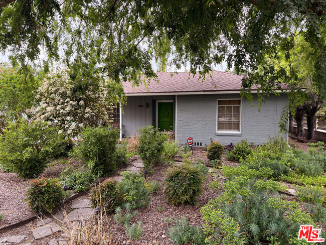 Building Photo - 1829 Pepper Dr Rental