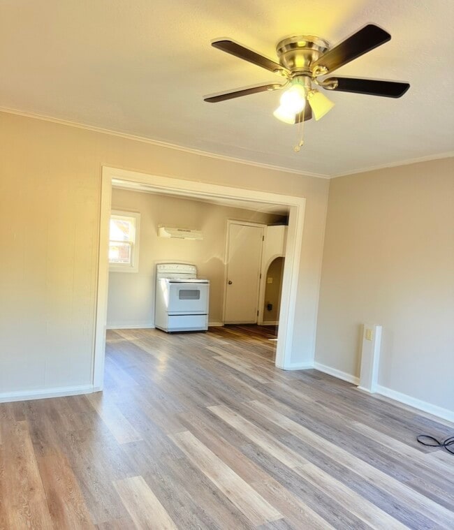 Photo - 921 N Pierce St