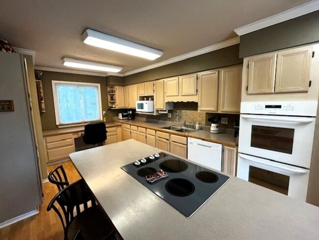 Photo - 1334 Straight Creek Dr