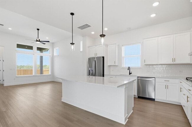 Photo - 881 Prominence Wy