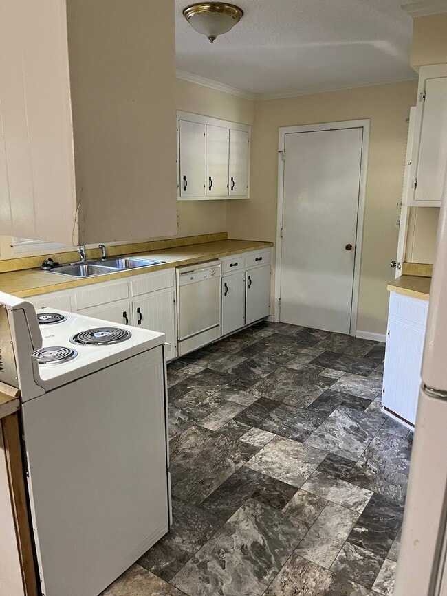 Photo - 302 Satterwhite Dr