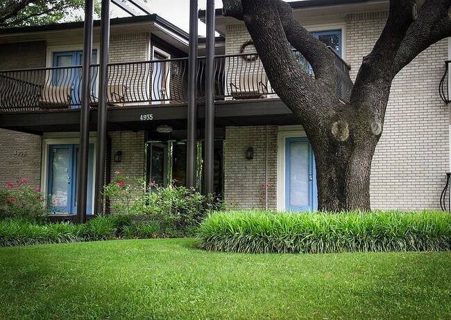 Building Photo - Greystone