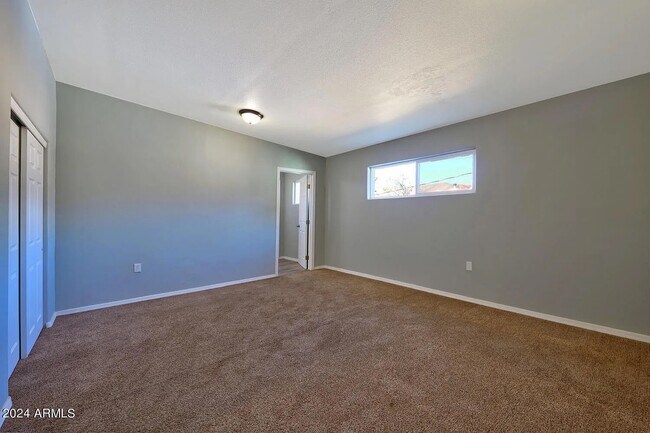 Photo - 405 Shattuck St